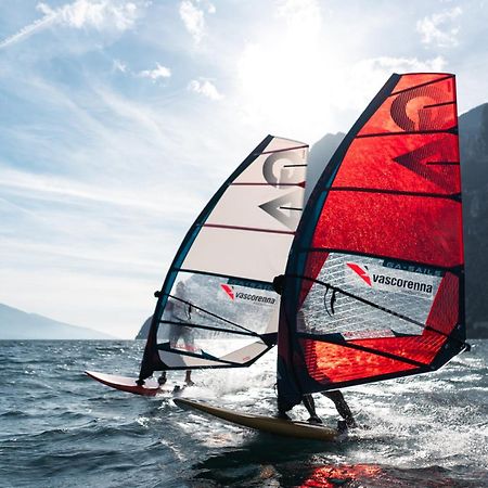 Appartamenti Vasco Renna Surf Center Torbole Sul Garda Buitenkant foto